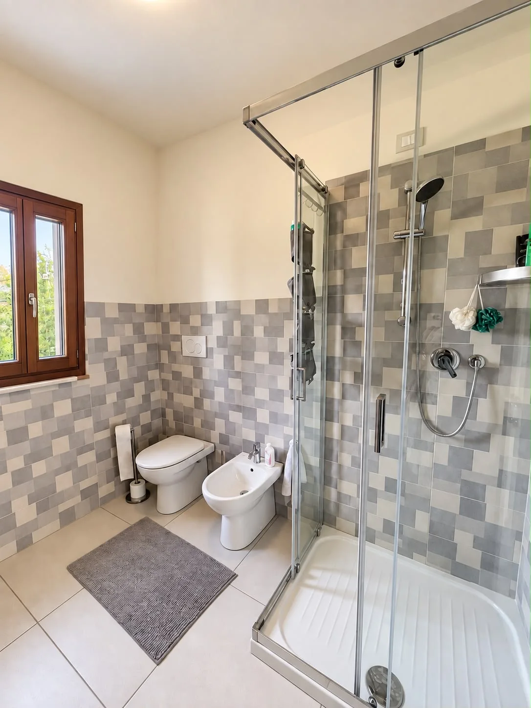 Bagno con doccia