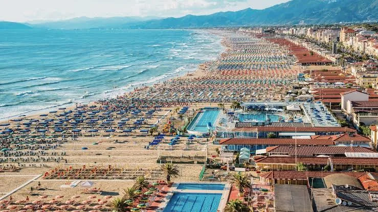 The Viareggio coastline and beach clubs
